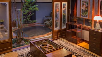 Suite with Open-Air Bath | In-room safe, desk, free WiFi, bed sheets