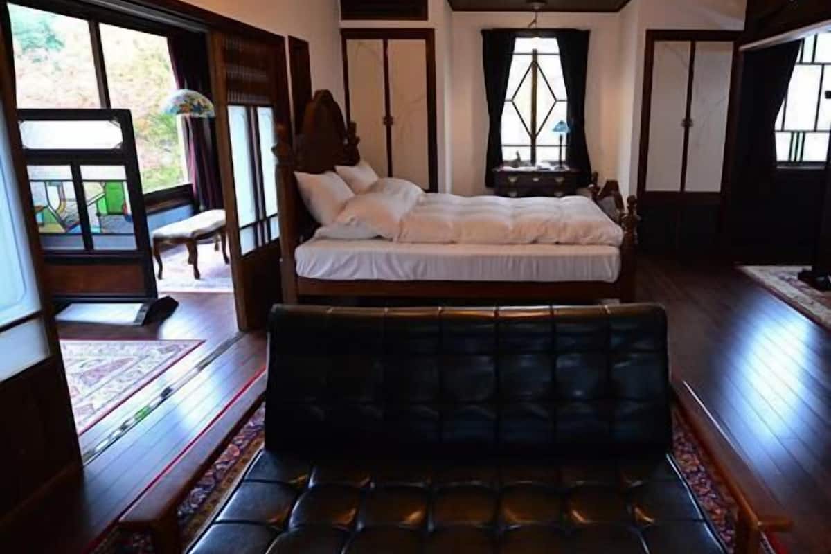 In-room safe, desk, free WiFi, bed sheets