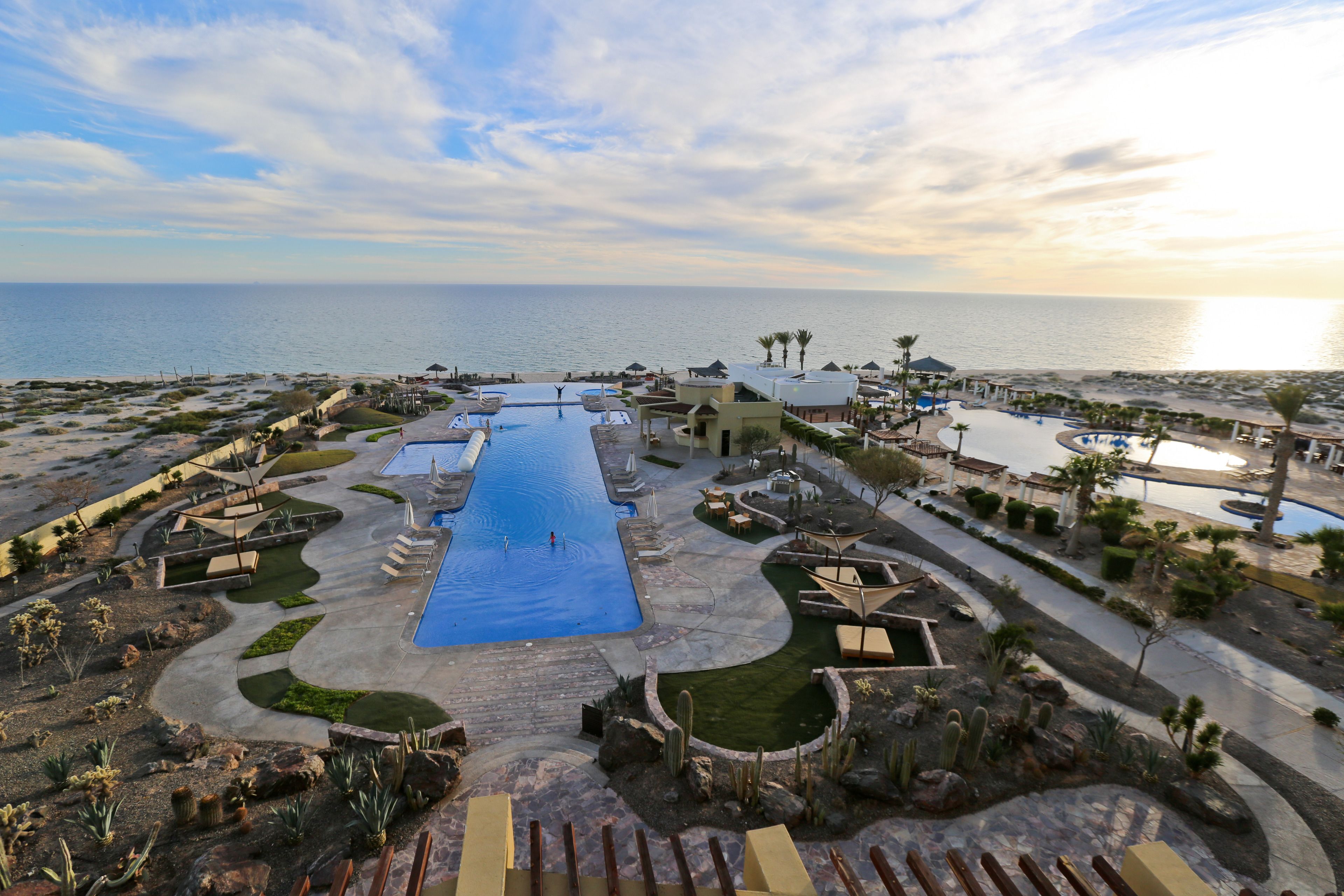 Deluxe Condo, 1 Bedroom, Ocean View | Terrace/patio