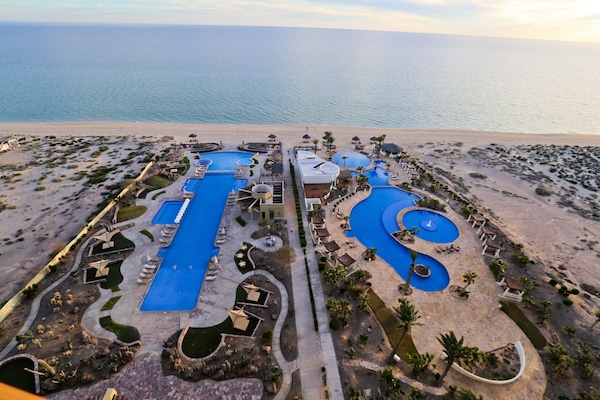 Superior Penthouse, 4 Bedrooms, Ocean View | Outdoor pool | 2 outdoor pools, free cabanas, sun loungers