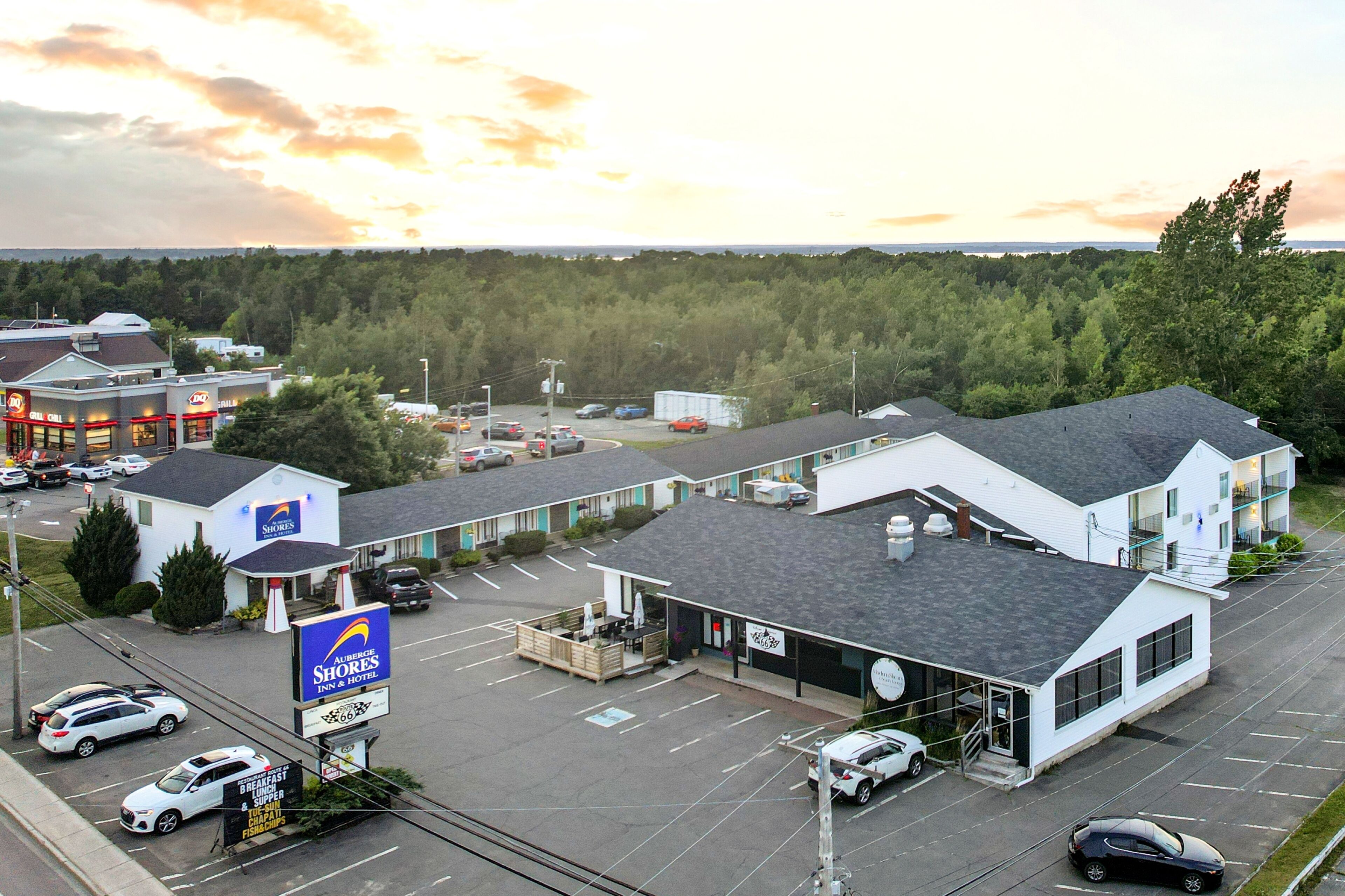 Auberge Shores Inn & Hotel Reviews, Deals & Photos 2026 - Expedia.com