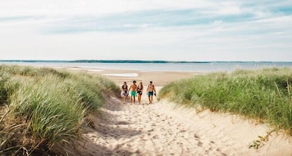 Auberge Shores Inn & Hotel