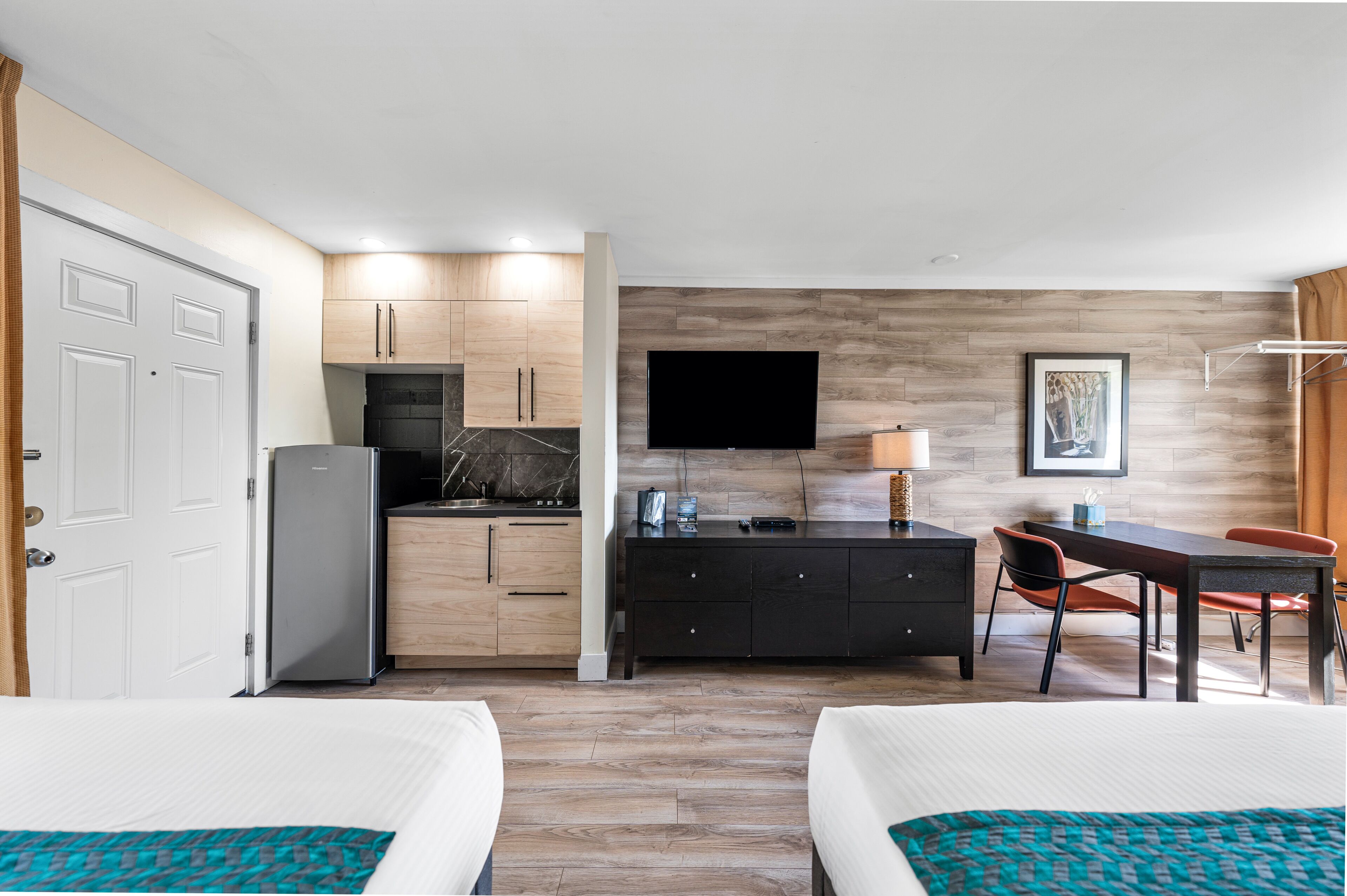 Réfrigérateur, four à micro-ondes