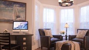 Business centre - The Chadwick Bed & Breakfast (Portland)