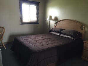 Standard Room, 1 Queen Bed