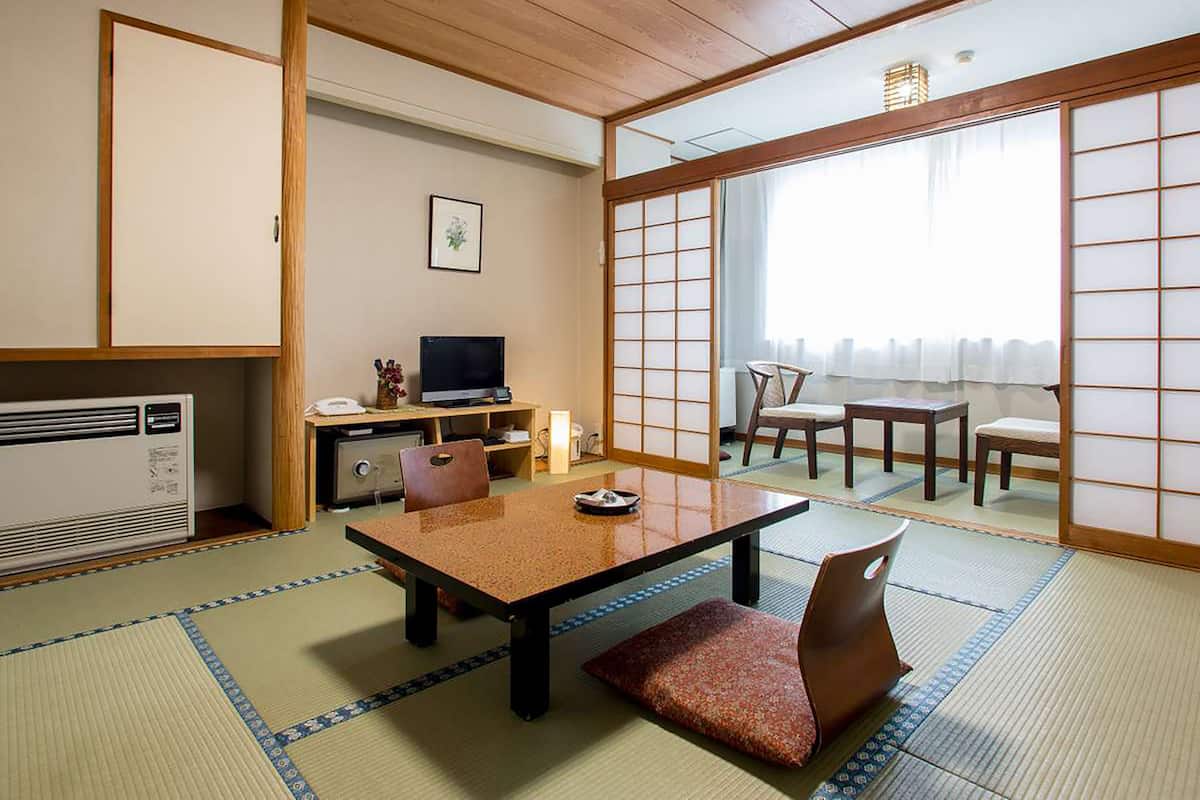Camera Tradizionale (Japanese Style, For 4 Guests) | Una cassaforte in camera, una scrivania, Wi-Fi gratuito
