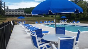 Piscine extérieure (ouverte en saison)