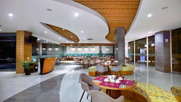 Daily buffet breakfast (IDR 80000 per person)