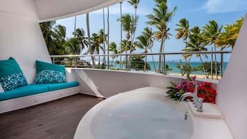 Apartment with Sea View - B2 | Hochwertige Bettwaren, Zimmersafe, Verdunkelungsvorhänge