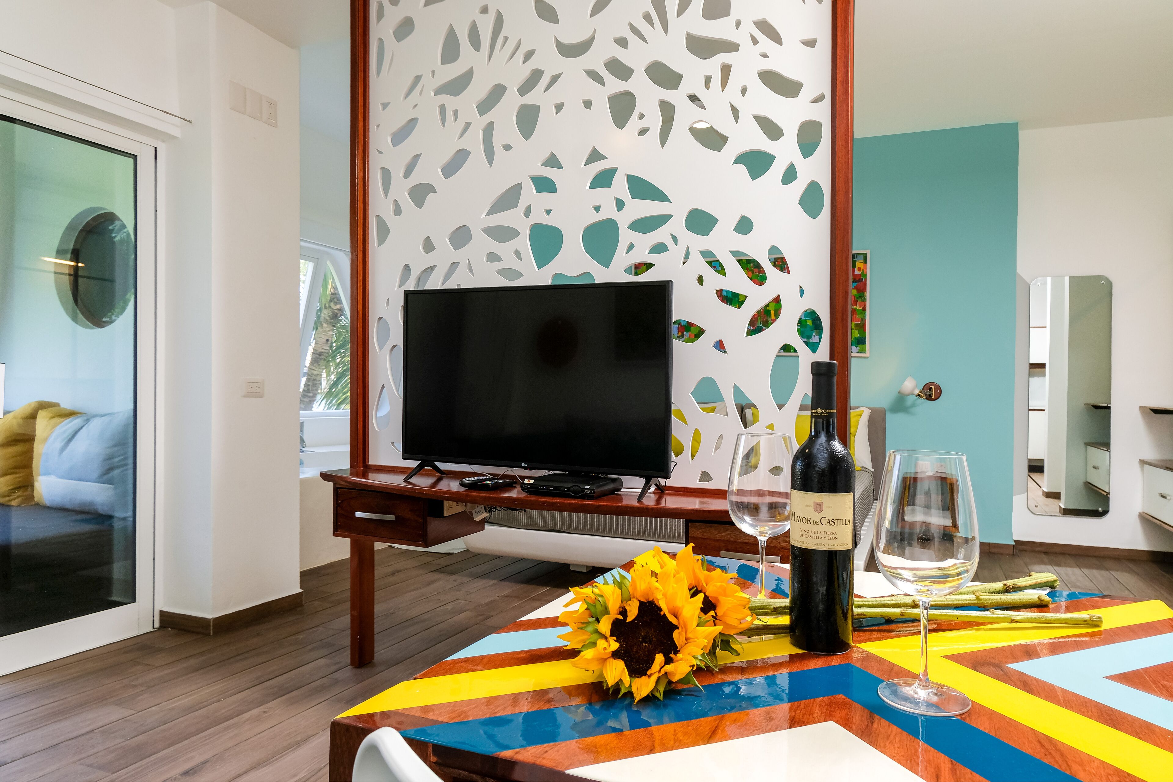 studio apartment - c2 | living room | 43-inch flat-screen tv with cable channels, tv