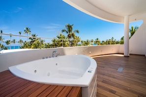 Two Bedroom Apartment - A | 발코니