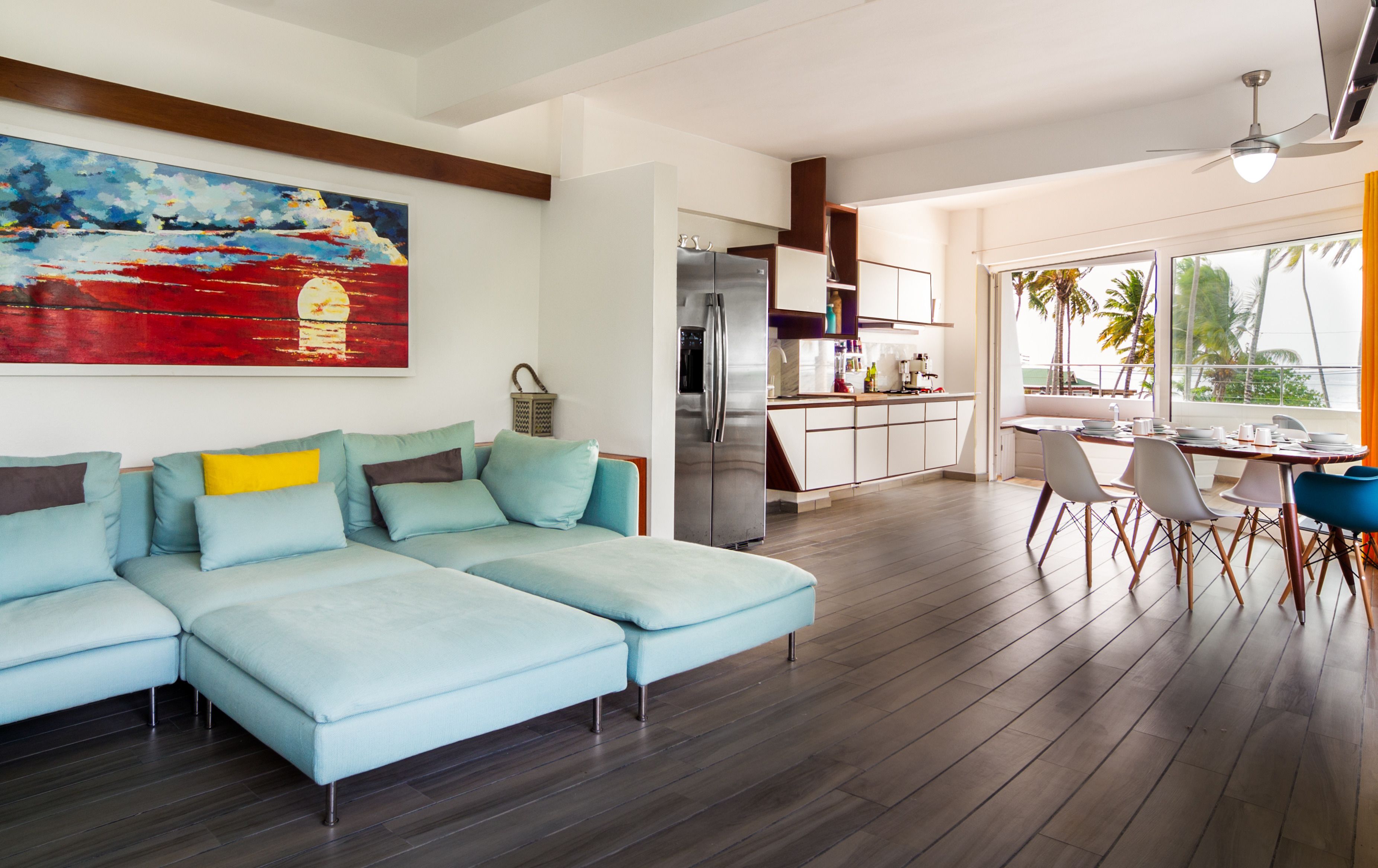 Apartment with Sea View - B | Área de sala de estar | Televisión de pantalla plana de 43 pulgadas con canales por cable 