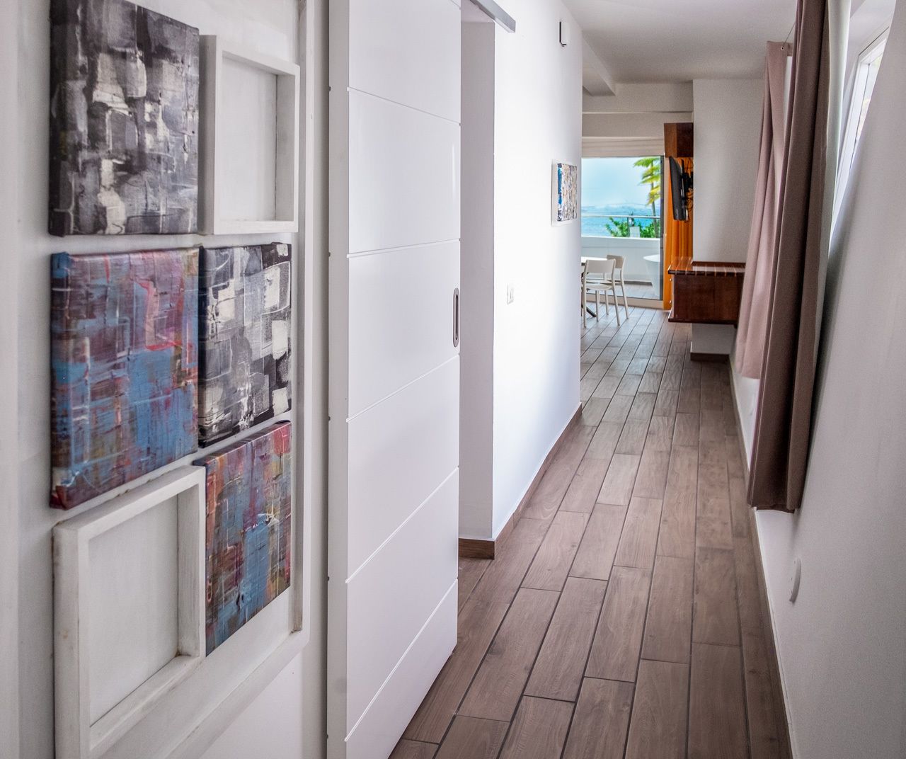 apartment with sea view - b2 | living area | 43-inch flat-screen tv with cable channels, tv