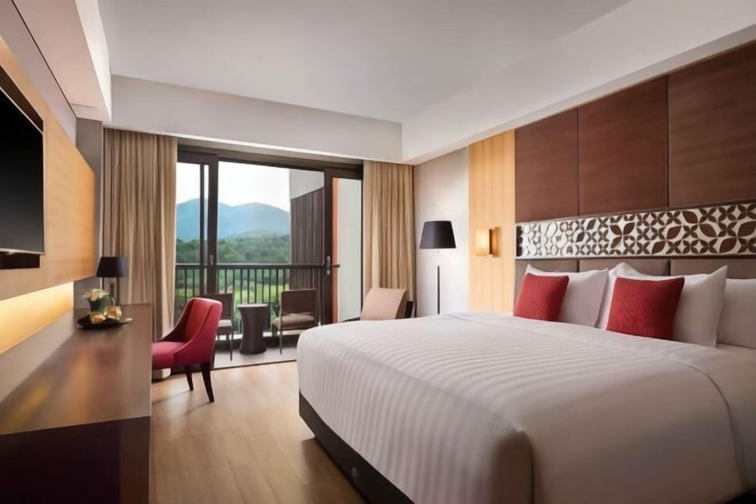 미니바, 객실 내 금고, 책상, 방음 설비