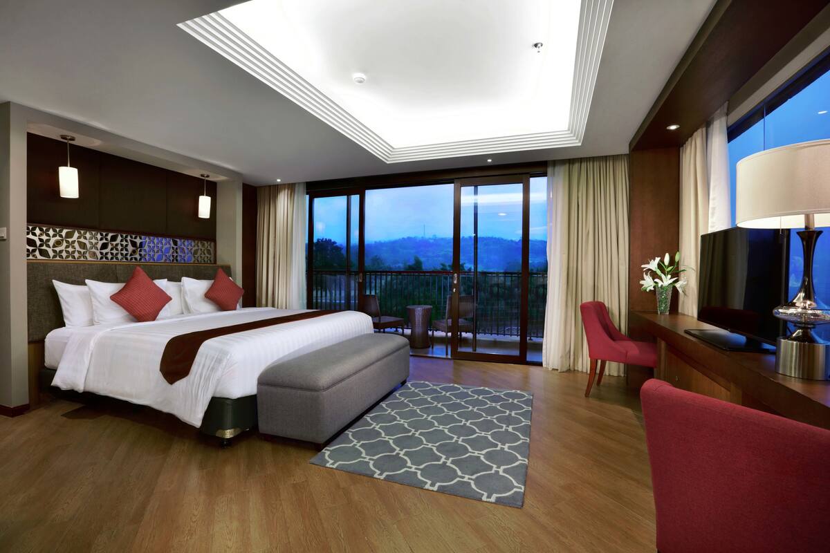 suite | living room | 42-inch lcd tv with satellite channels, tv