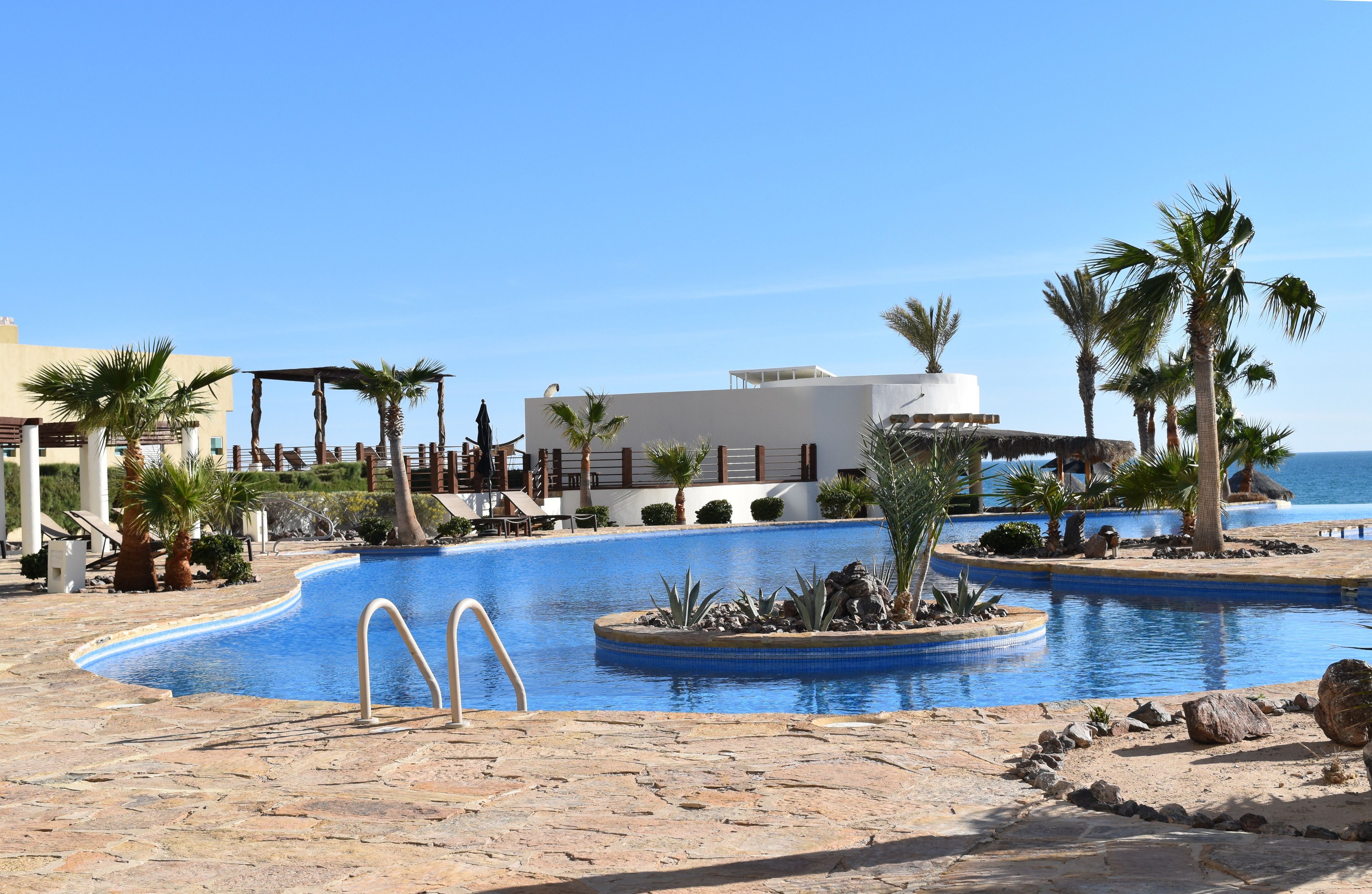 5 outdoor pools