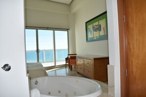 Penthouse Supérieur, 4 chambres, vue océan | Baignoire à jets