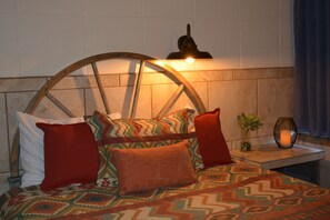 Premium Double Room | Desk, blackout drapes, free WiFi - Lariat Motel (Hardin)