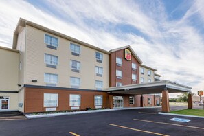 Exterior - Super 8 by Wyndham Mont Laurier (Mont-Laurier)