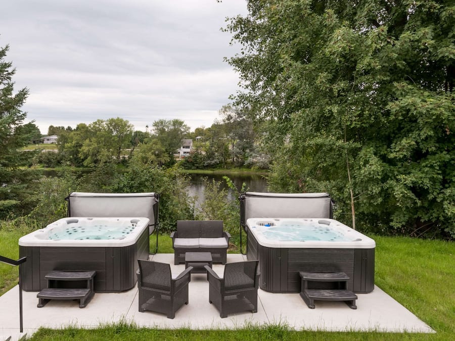 Bain à remous extérieur