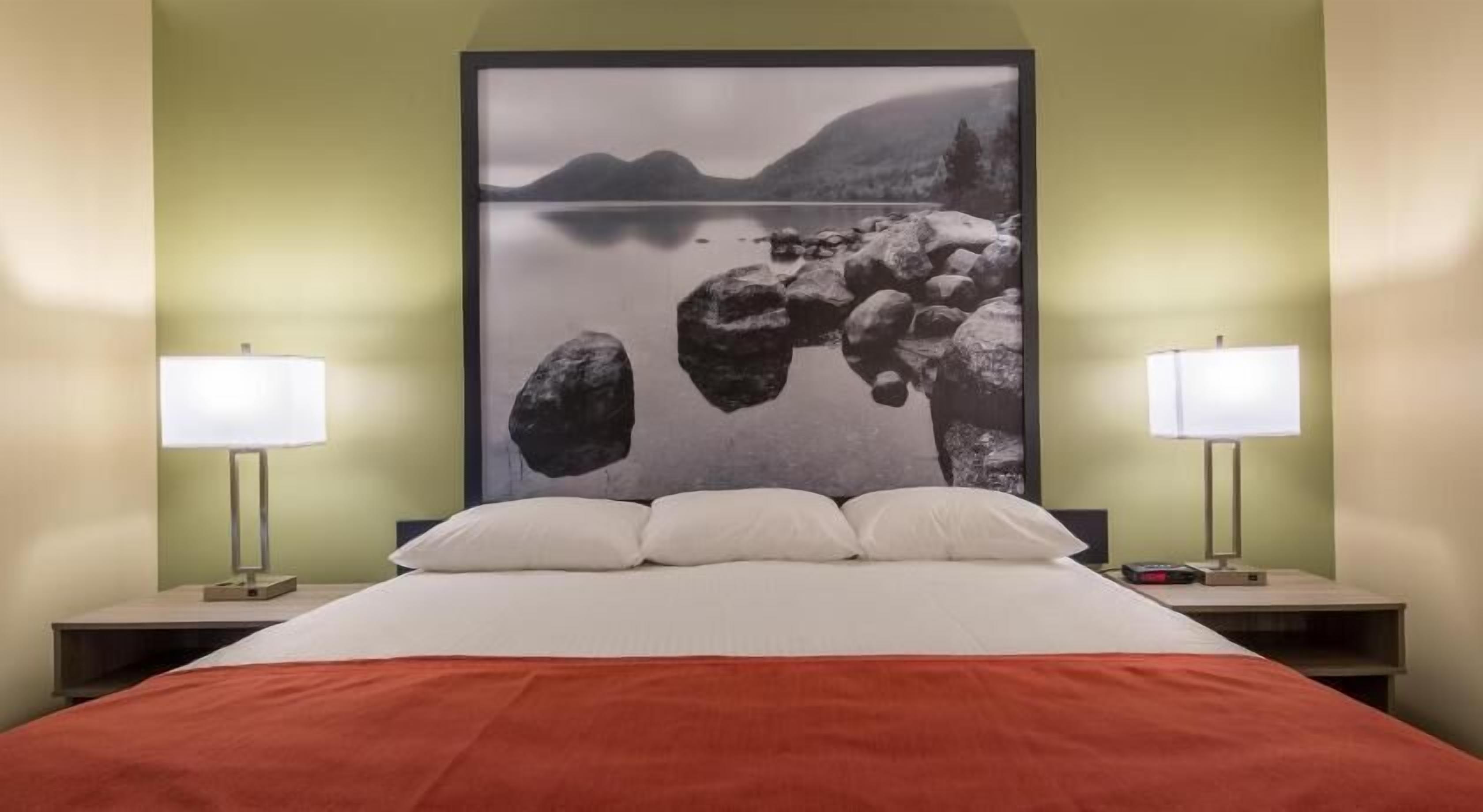 Desk, iron/ironing board, free WiFi, bed sheets