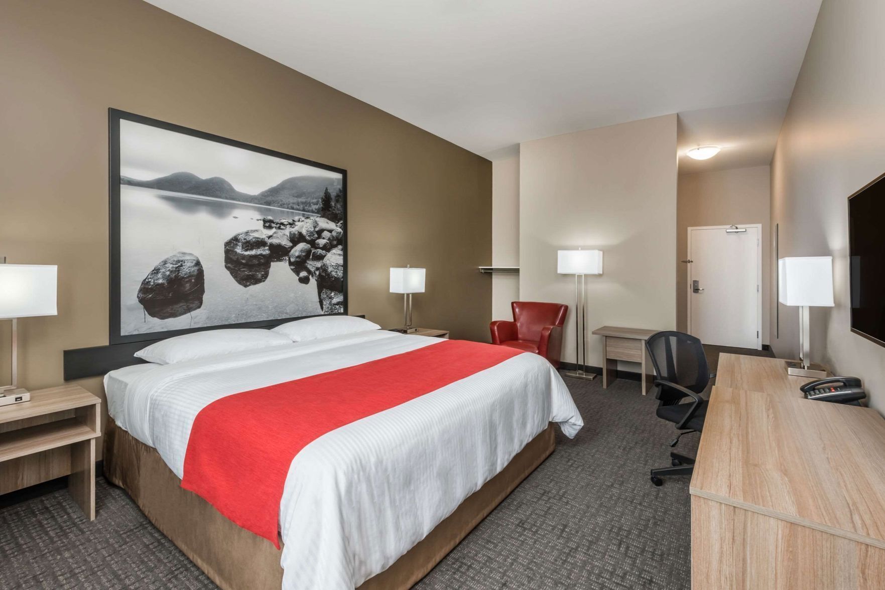 Desk, iron/ironing board, free WiFi, bed sheets