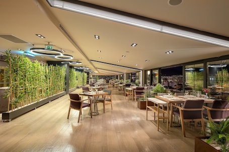 Restaurant. Holiday Inn Kayseri - Duvenonu by IHG