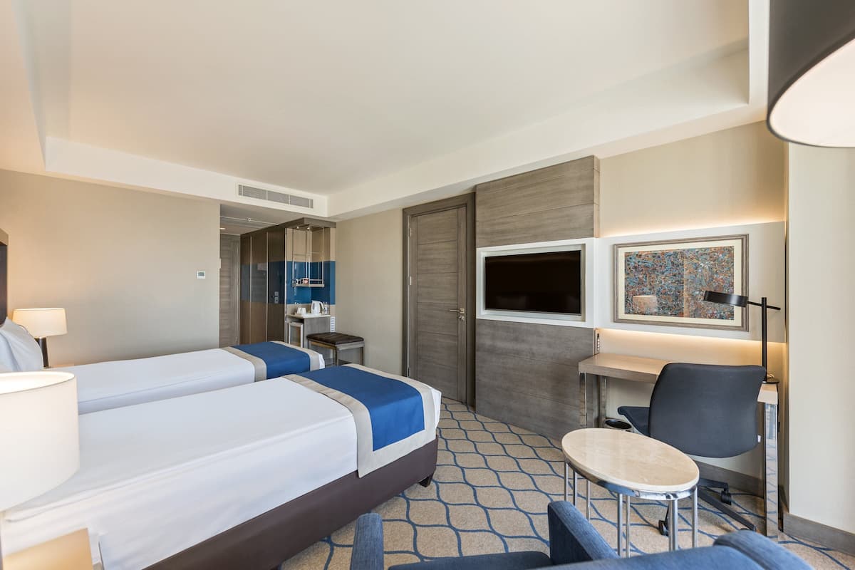 Premium bedding, minibar, in-room safe, desk