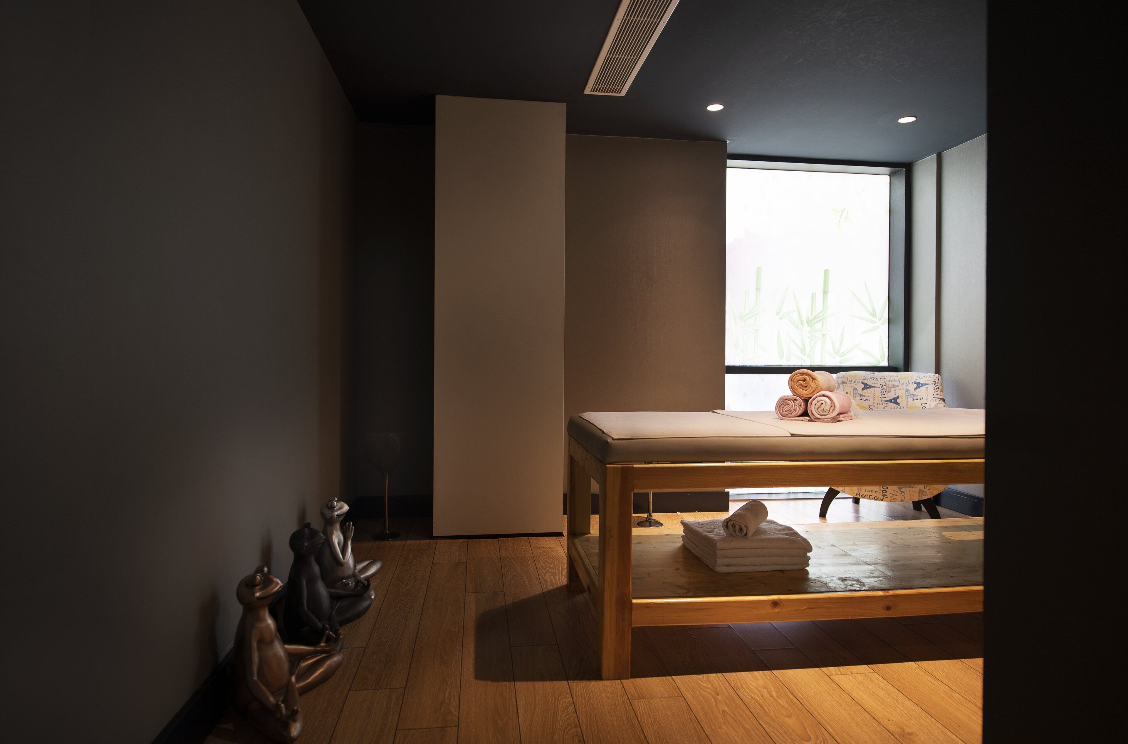 couples treatment room(s), swedish massages, thai massages