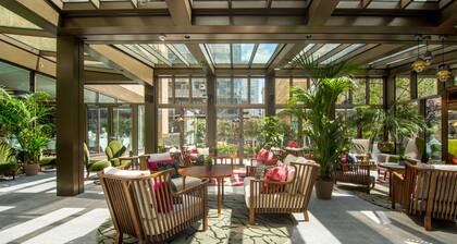 Devonshire Club by Mantis