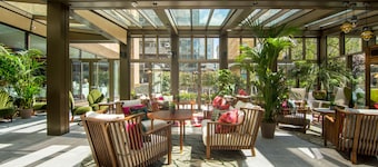 Devonshire Club by Mantis