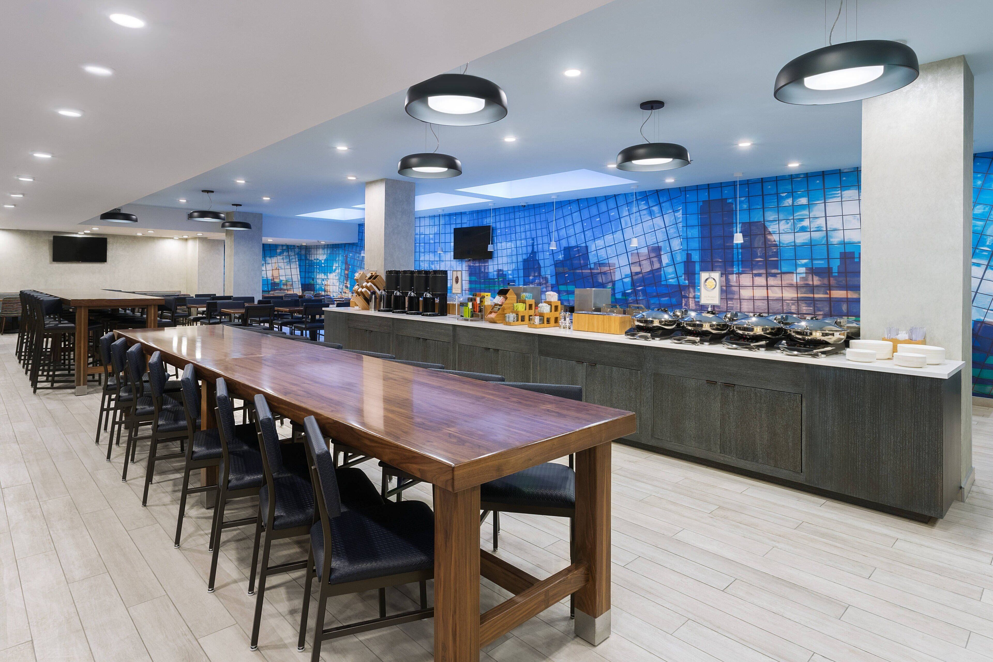 free daily continental breakfast