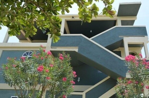 Exterior - Sea Pearl Vacation Suites (San Pedro)