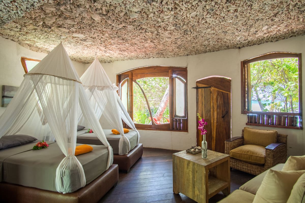 All Inclusive Private Bungalow 'Oaha' with Ensuite | Individually decorated, individually furnished, free WiFi, bed sheets