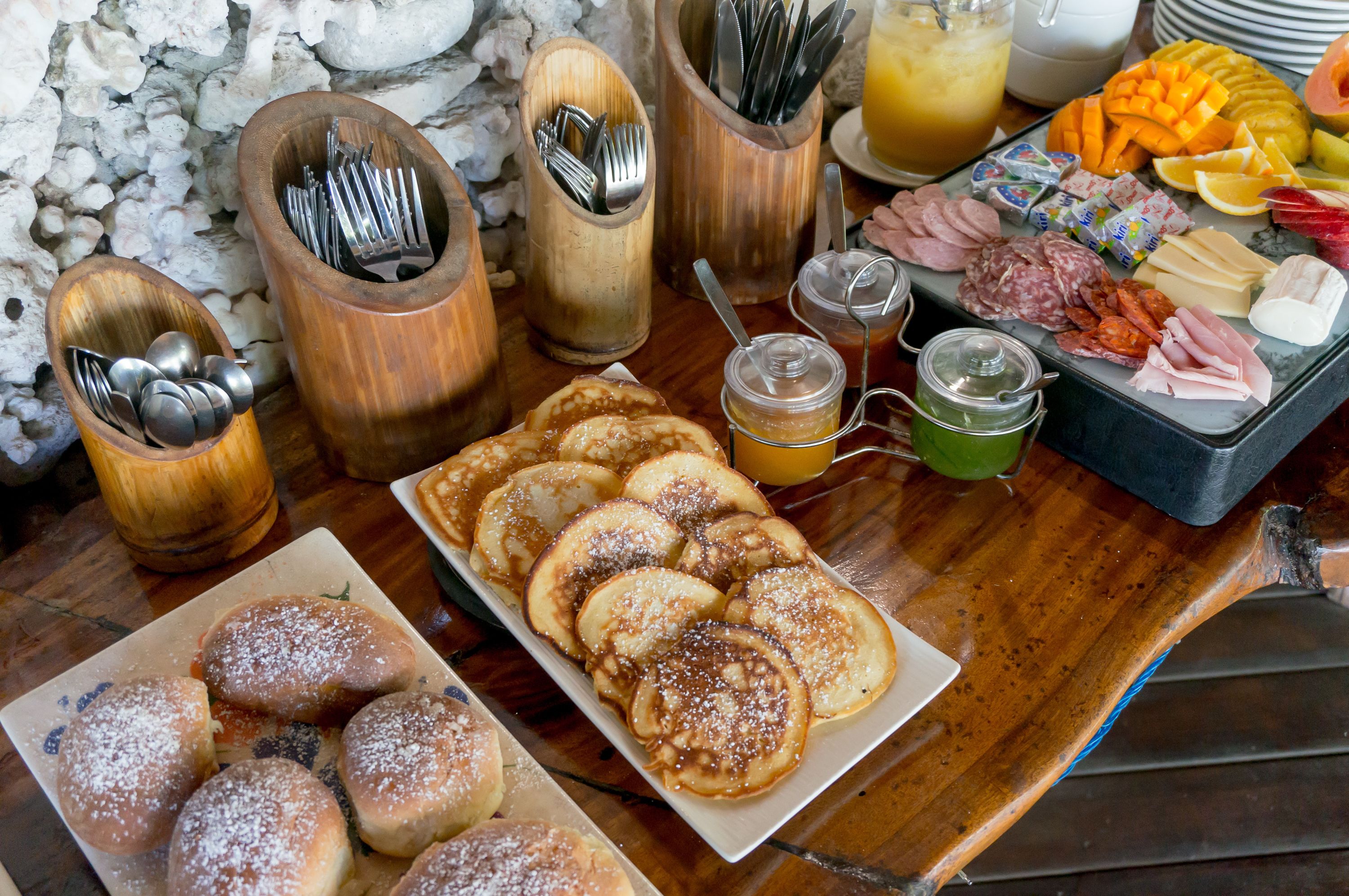 free daily cooked-to-order breakfast