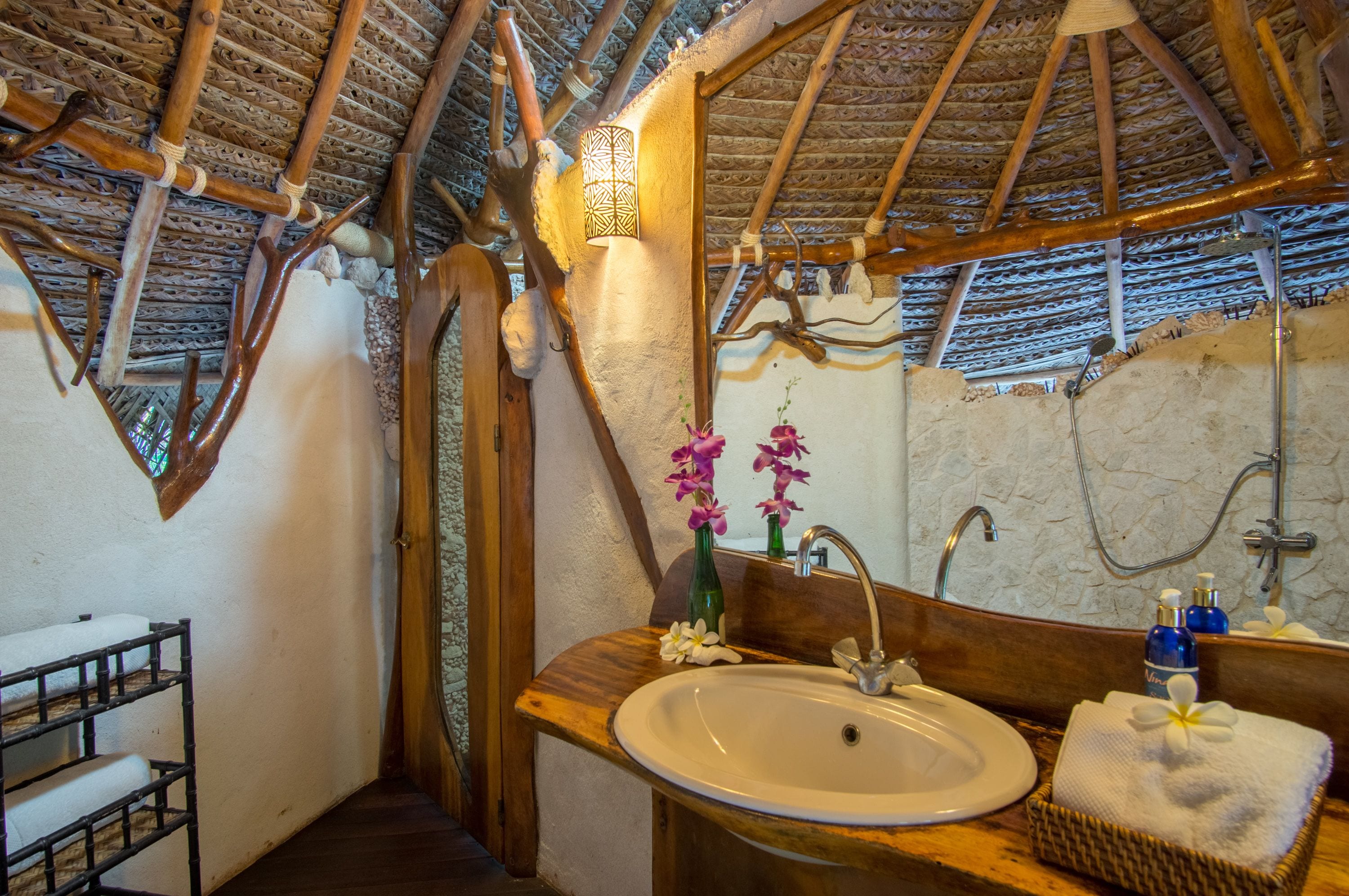 all inclusive private bungalow 'kahaia' with ensuite | bathroom | shower, free toiletries, towels