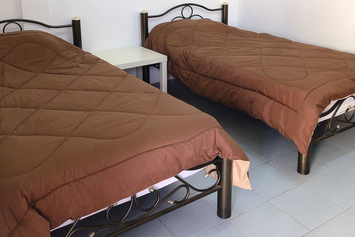 Room, 2 Single Beds | Free WiFi