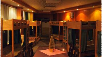 Shared Dormitory, Men only (18 persons)
