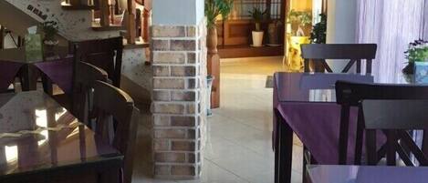 Check-in/check-out kiosk