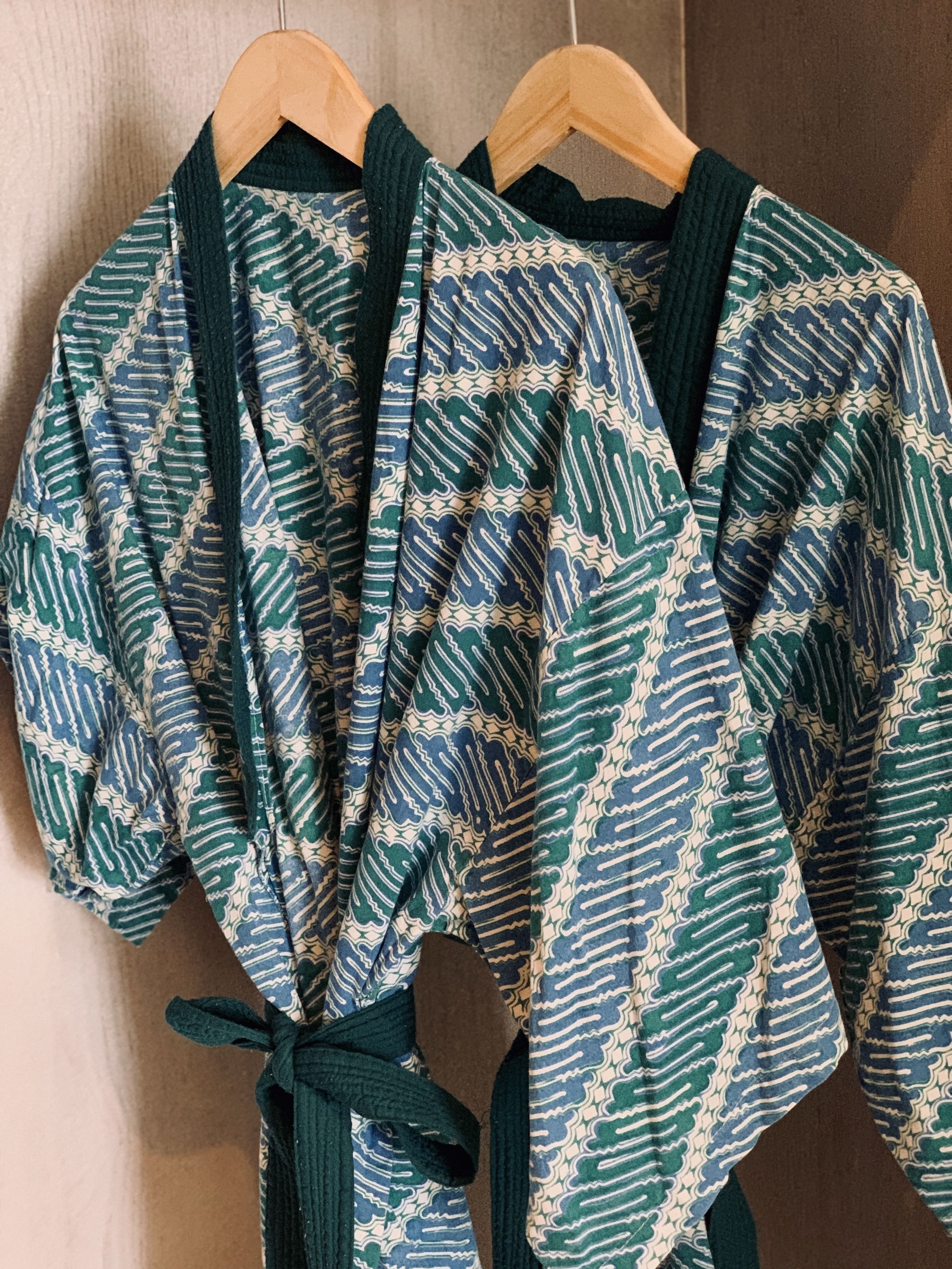 suite, 1 king bed, city view | in-room safe, desk, soundproofing, iron/ironing board