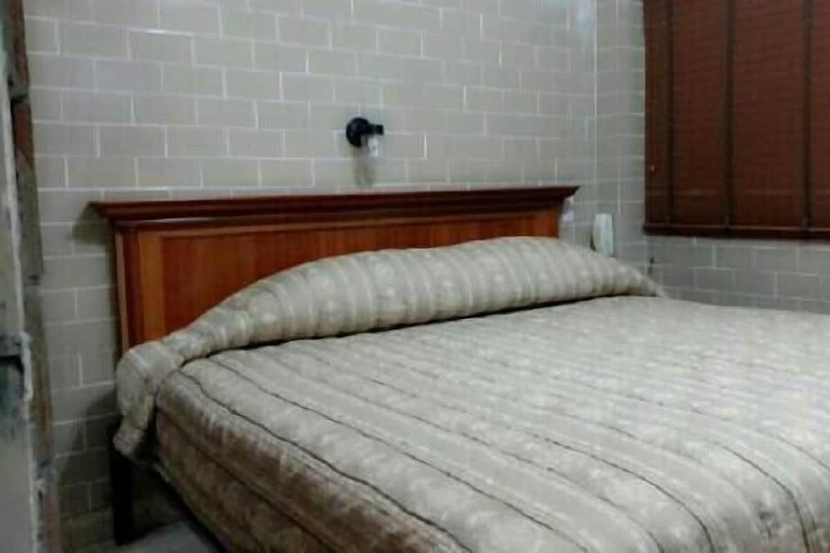 Desk, rollaway beds (free), WiFi (free)