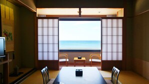 Living room - Takeya Hotel (Tsuruoka)