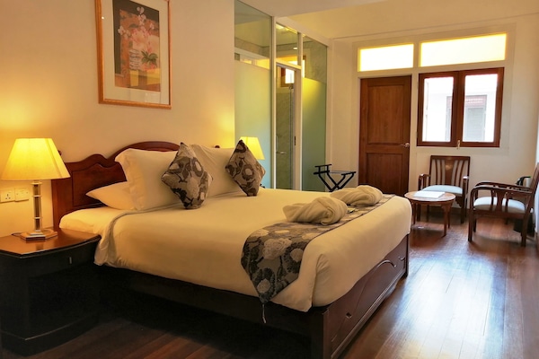 Deluxe-Zimmer | Hochwertige Bettwaren, Zimmersafe, laptopgeeigneter Arbeitsplatz