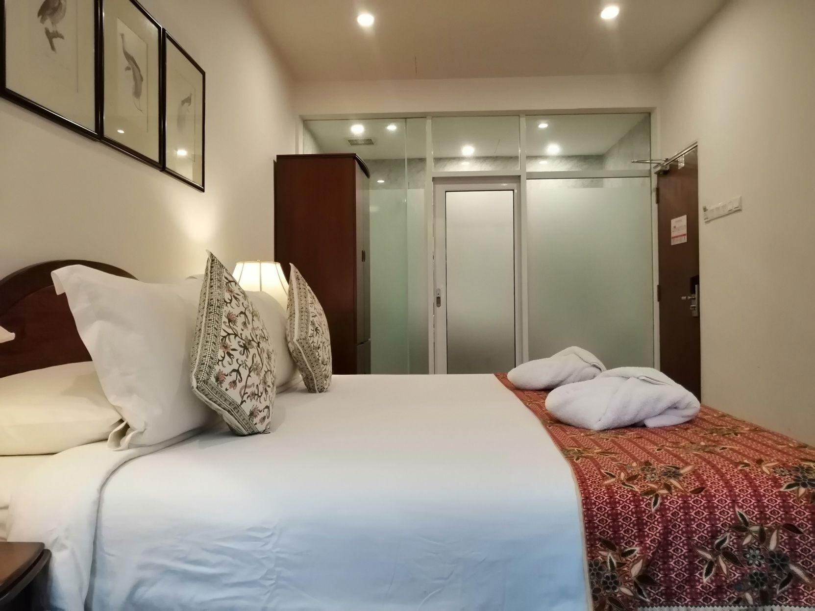 Premium bedding, in-room safe, laptop workspace, rollaway beds