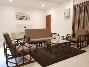 Villa 8M (100m from hotel) | Living area
