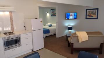 Premium bedding, iron/ironing board, free cots/infant beds, WiFi