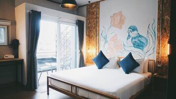 Studio Room | 1 bedroom, minibar, individually furnished, desk