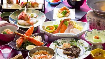 传统客房, 无烟房 | 客房内保险箱、特色装修、办公桌、床单