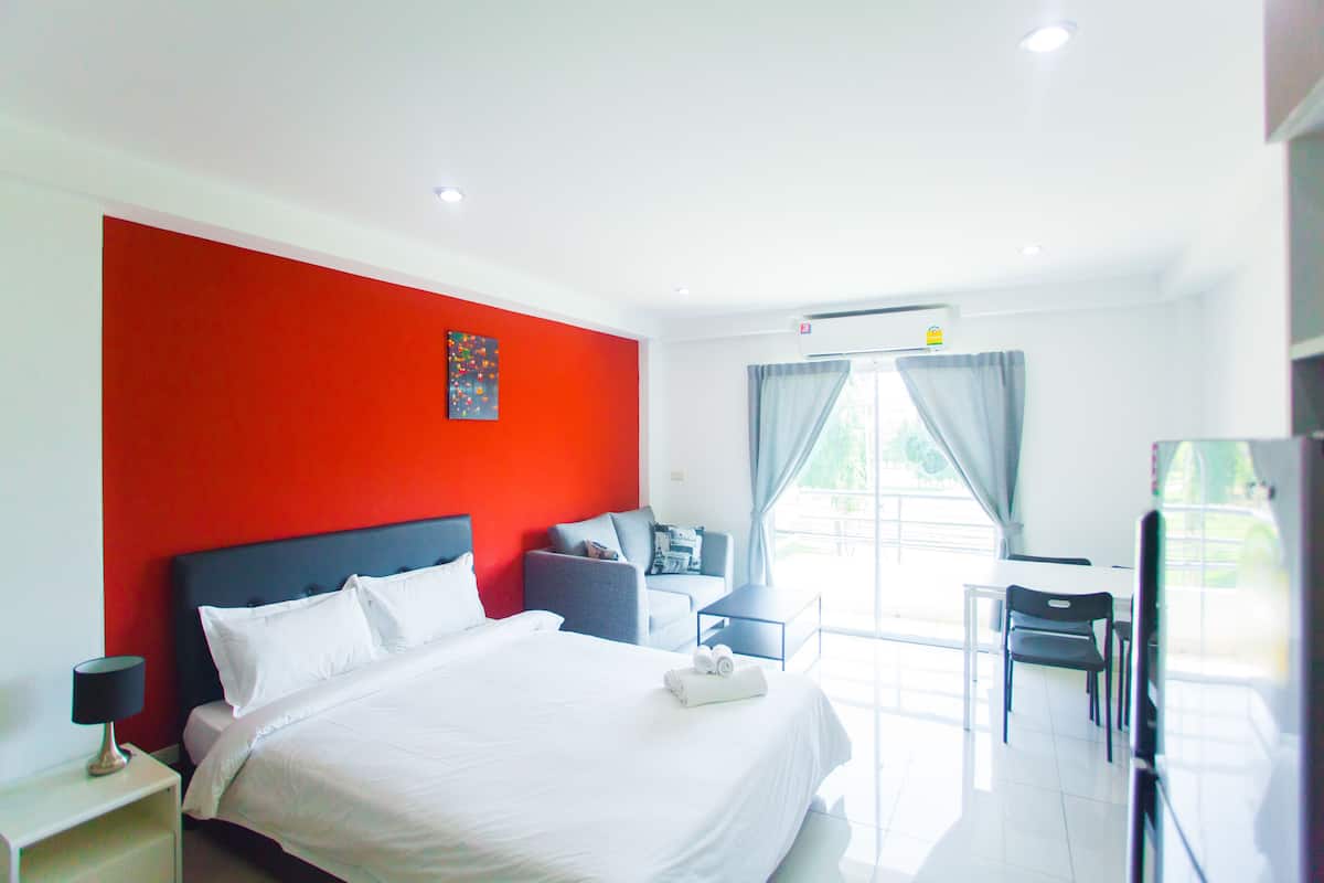 Studio Supérieur, 1 grand lit, balcon