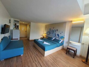 Cool Room B | Escritorio y wifi gratis